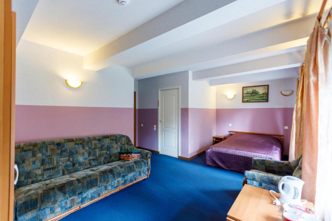 Viesu Nams “Dimantu Ferma” Otel Ikšķile Dış mekan fotoğraf