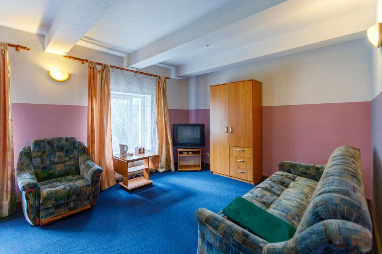 Viesu Nams “Dimantu Ferma” Otel Ikšķile Dış mekan fotoğraf