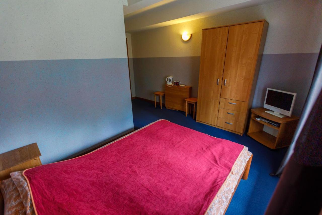 Viesu Nams “Dimantu Ferma” Otel Ikšķile Dış mekan fotoğraf